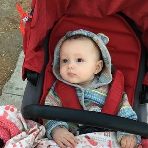 Baby 2 Gap Bear Sweaters and hat and Columbia jacket 6-12months great condition